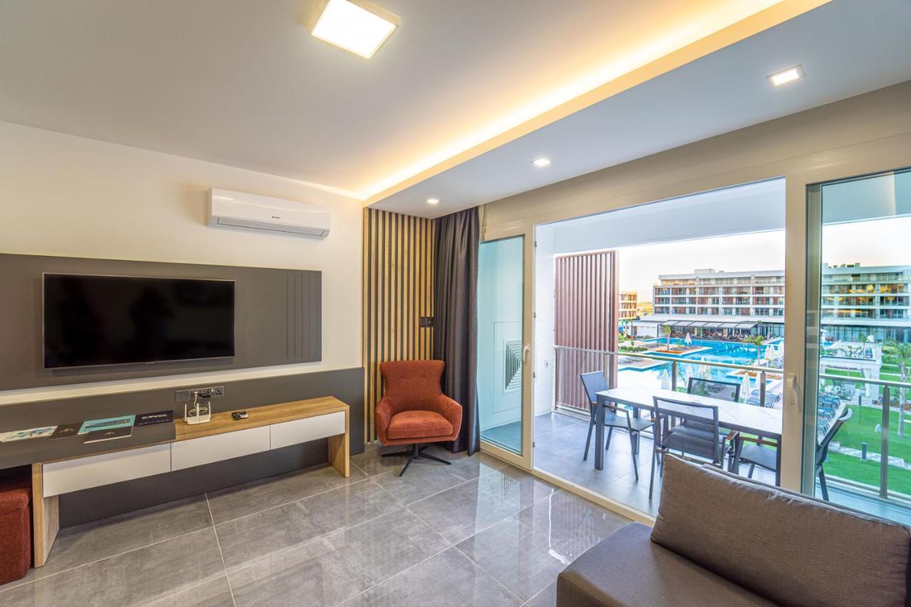 Courtyard Long Beach Holiday Resort Iskele District  ภายนอก รูปภาพ